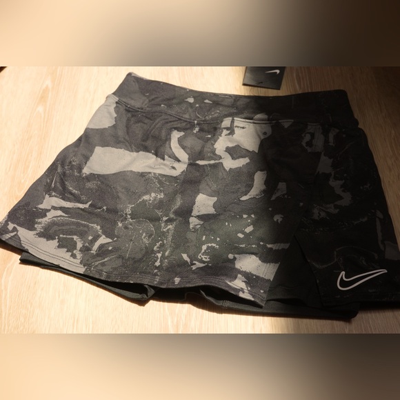 Dri fit Slim Fit Xs Skort - Picture 2 of 9